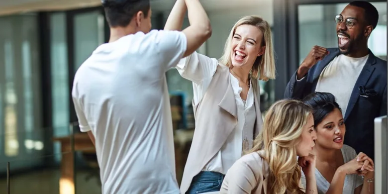 Encouraging employees to preserve their retirement savings when they resign